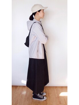 「アイテム（マウンテンパーカー、シルバー系）」を使った、YISUUさん（レディース・163cm）の春コーディネート
