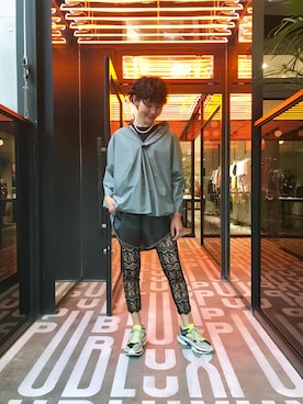 「PUBLUX（パブリュクス）のアイテム（スニーカー）」を使った、尾崎こずえさん（レディース・167cm）の夏コーディネート