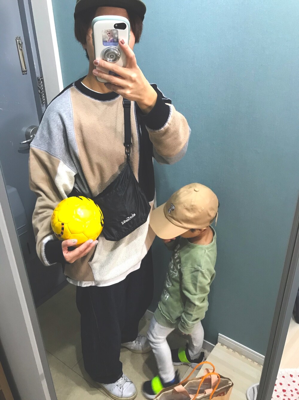 「休日スタイル、ラクチンコーデ、ゆるコーデ、ビッグシルエット、男の子ママ、チビーズ✳︎、低身長」｜「CUBE SUGARの裏毛 ななめ切替 プルオーバースウェット（スウェット、その他）」を使った、noguuunさん（レディース・151cm）の秋コーディネートの1枚目の写真