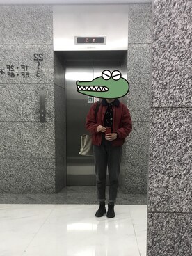 「H&M（エイチ・アンド・エム）のアイテム（シャツ/ブラウス、ブラック系）」を使った、北回归线0101さん（レディース・168cm）の春コーディネート