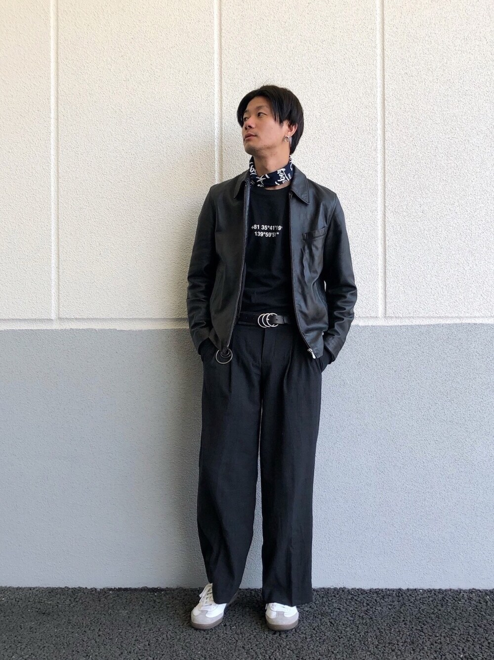 「古着MIX、ブラック、レザージャケット、いいね、save、フォローお願いします🤑、秋コーデ、韓国好きな人と繋がりたい、おしゃれさんと繋がりたい、スカーフ、黒コーデ、ブラックコーデ」｜「Paul Smith Londonのアイテム（ライダースジャケット、ブラック系）」を使った、Nakaharaさん（メンズ・175cm）の秋コーディネートの1枚目の写真