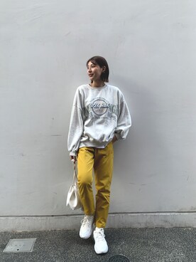 「アイテム（カーゴパンツ、イエロー系）」を使った、arisakamata96さん（レディース・162cm）の春コーディネート