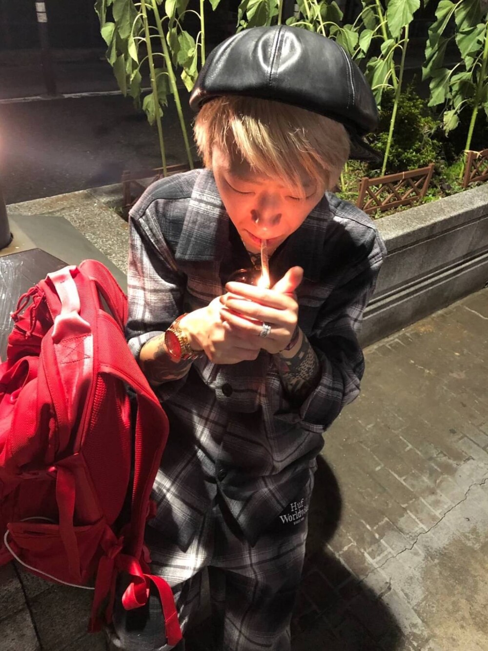 「RADIALL、NIXON、HUF」｜「HUFのアイテム（シャツ/ブラウス、ブラック系）」を使った、lower   yukariさん（レディース・155cm）の冬コーディネートの1枚目の写真