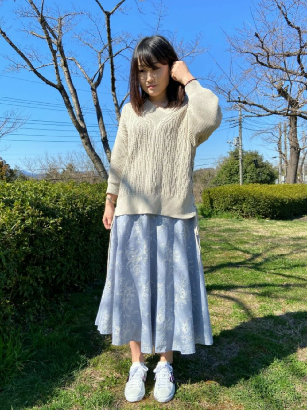 「JILL STUARTのアイテム（ニット/セーター、ベージュ系）」を使った、あーちんさん（レディース・165cm）の春コーディネートの1枚目の写真