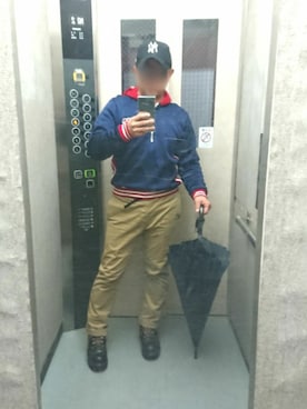 「チャンピオン パーカー」｜「アイテム（パーカー）」を使った、エレベーター兄貴さん（メンズ・165cm）の冬コーディネート