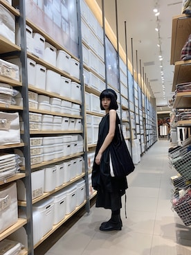 「darkwear」｜QiQi Tanさん（レディース・167cm）の春コーディネート
