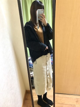 「オフホワイト」｜「アイテム（マウンテンパーカー）」を使った、みゃいさん（レディース・161cm）の冬コーディネート