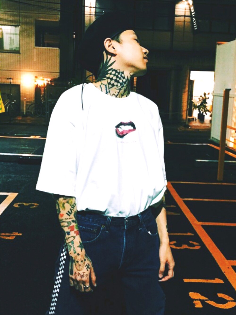 LEGENDA_TOKYOさんの「Angry Lip ルーズシルエットクルーネックTシャツ（LEGENDA）」を使ったコーディネート
