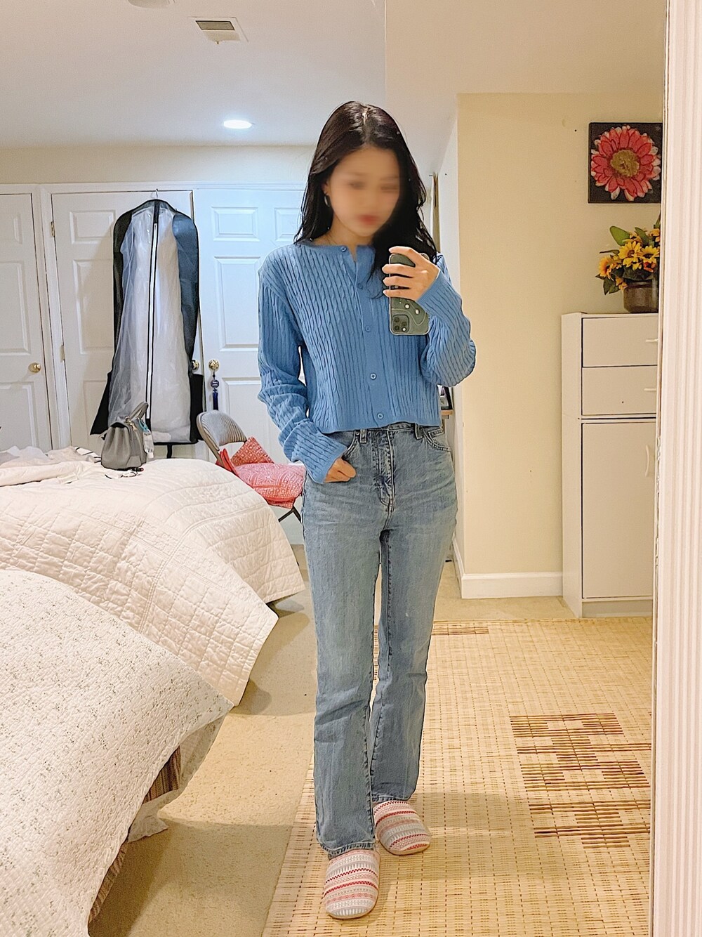 「カジュアル、大人カジュアル、フラットシューズ、セリーヌ、CELINE」｜「DHOLIC STYLEのアイテム（カーディガン/ボレロ、ブルー系）」を使った、yumiさん（レディース・163cm）の春コーディネートの1枚目の写真