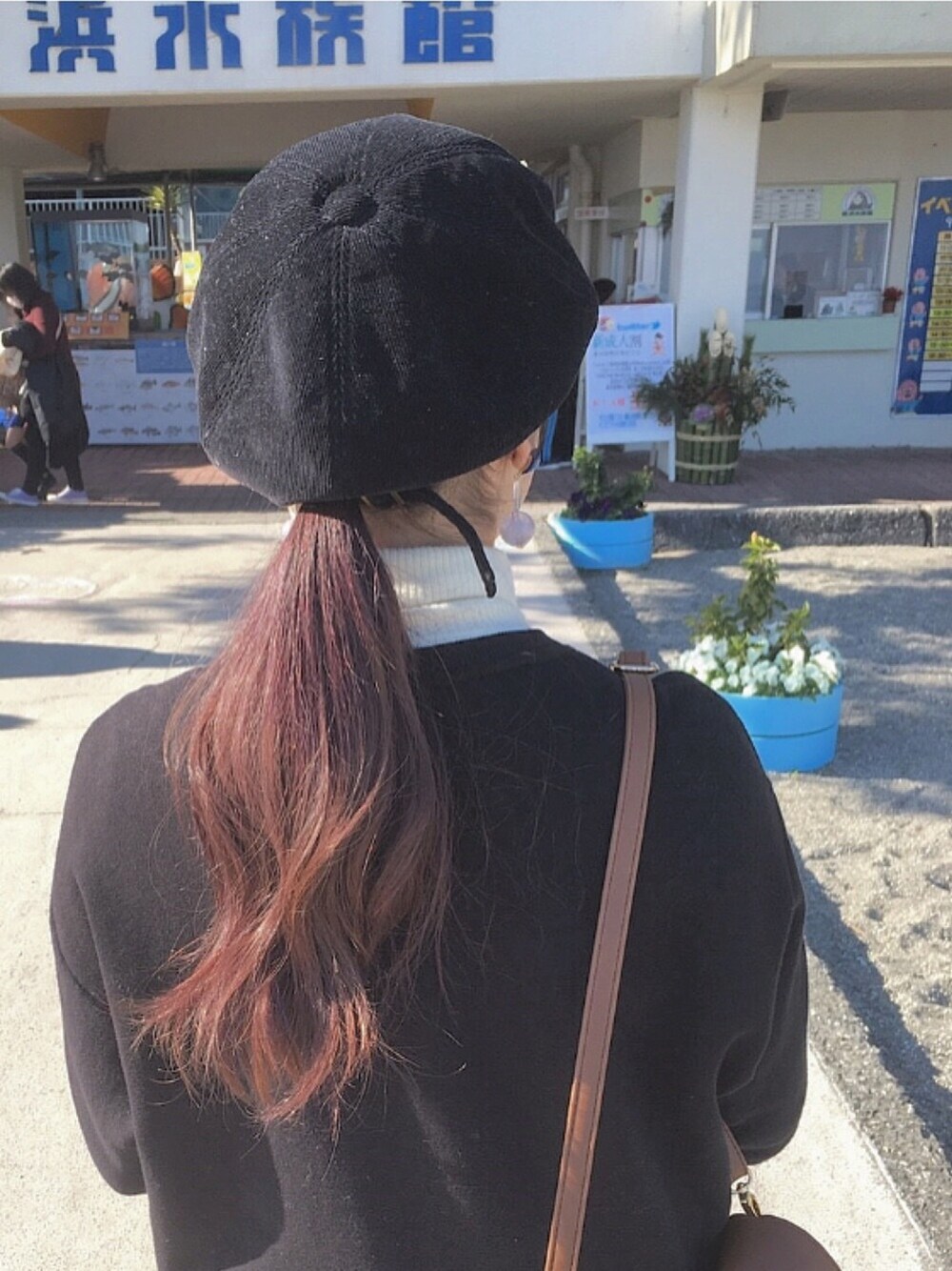 「オトナカジュアル、プチプラ、デート、デートスタイル（WOMEN）、ブラックコーデ、UNIQLO、GU、WEGO、キャスケット、ワンピース」｜「WEGOのWEGO/コーデュロイキャスケット（キャスケット、ブラック系）」を使った、nom.さん（レディース・154cm）の冬コーディネートの1枚目の写真
