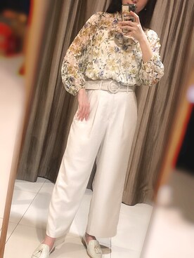 「JUSGLITTY（ジャスグリッティー）のアイテム（パンツ）」を使った、ST et LPさん（レディース・163cm）の春コーディネート