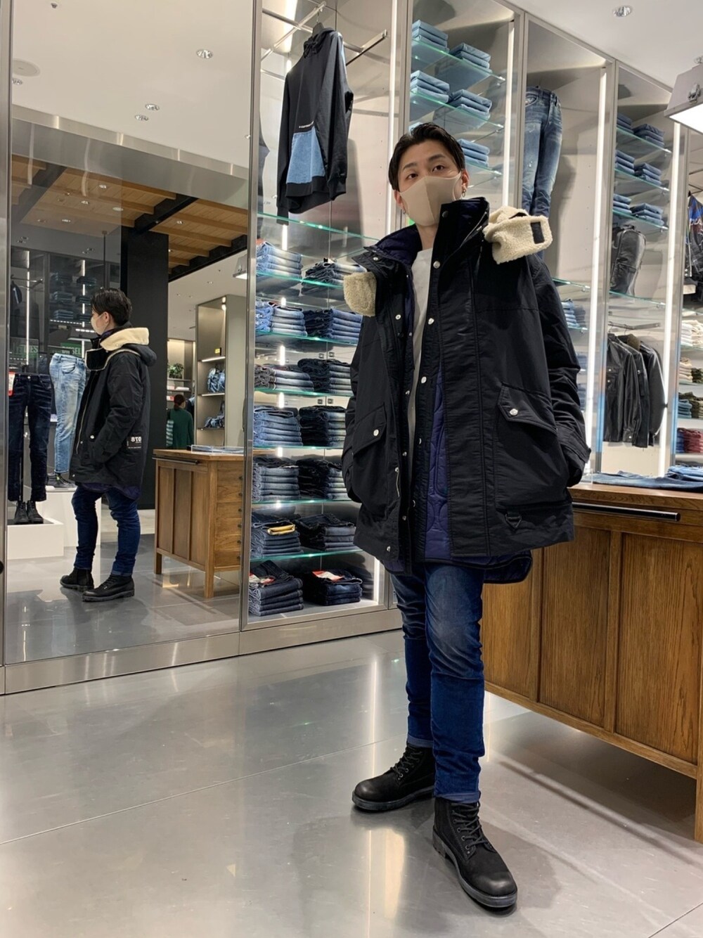 「Diesel、ラゾーナ川崎」｜「DIESELのアイテム（モッズコート、ブラック系）」を使った、カドヤンさん（メンズ・177cm）の秋コーディネートの1枚目の写真