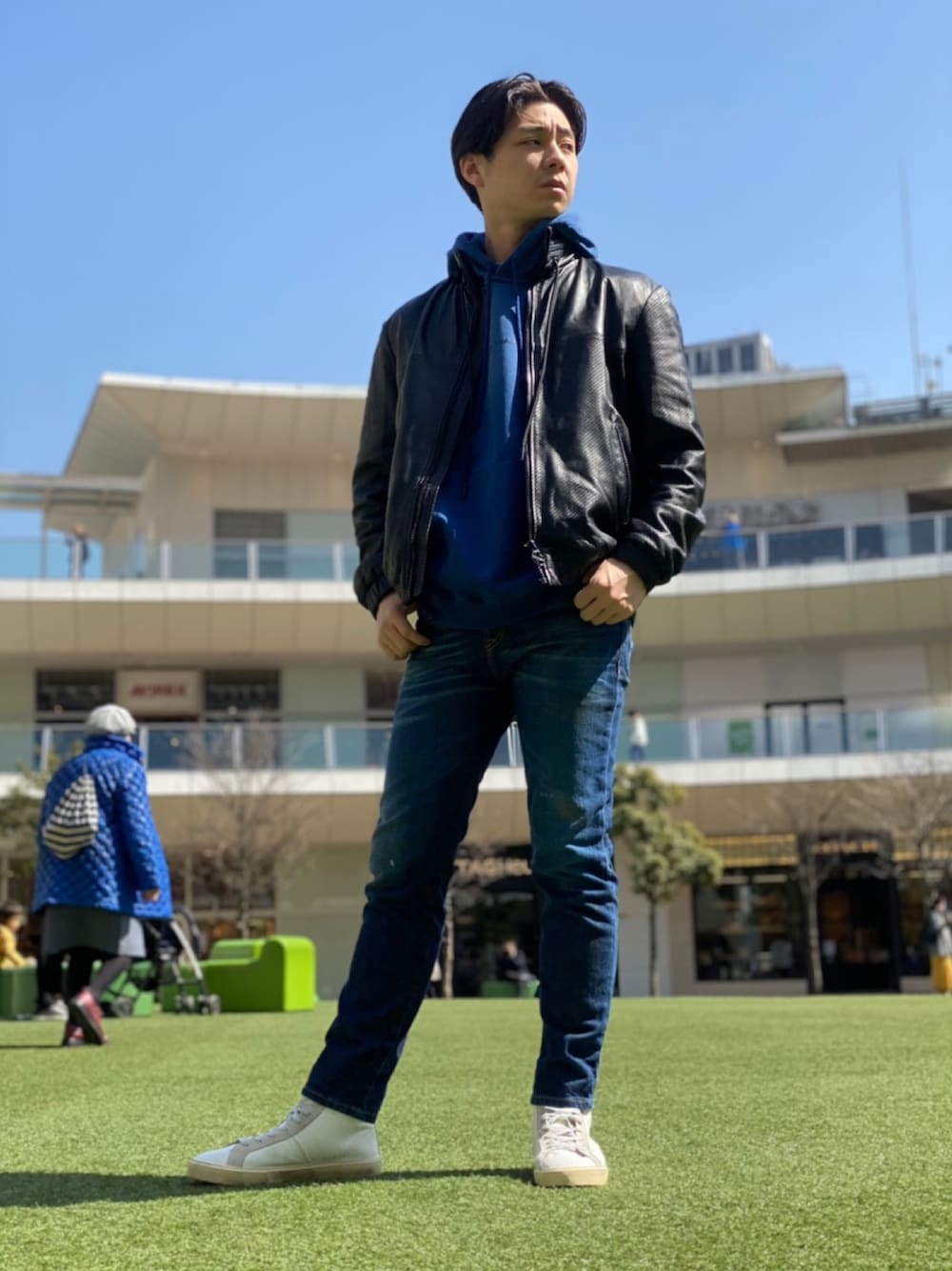 「diesel、ラゾーナ川崎」｜「DIESELのアイテム（その他アウター、ブラック系）」を使った、カドヤンさん（メンズ・177cm）の春コーディネートの1枚目の写真