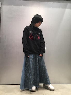 「ロックコーデ」｜「アイテム（スウェット）」を使った、Nomoさん（レディース・154cm）の冬コーディネート