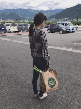 「H&M（エイチ・アンド・エム）のアイテム（シャツ/ブラウス、グレー系）」を使った、▽未央△さん（レディース）の秋コーディネート