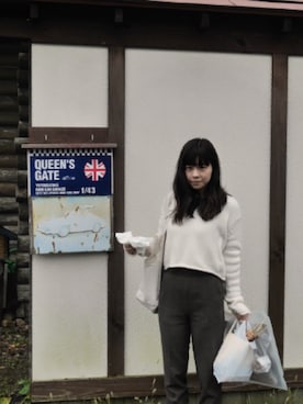 「ZARA（ザラ）のアイテム（ニット/セーター、ホワイト系）」を使った、▽未央△さん（レディース）の秋コーディネート