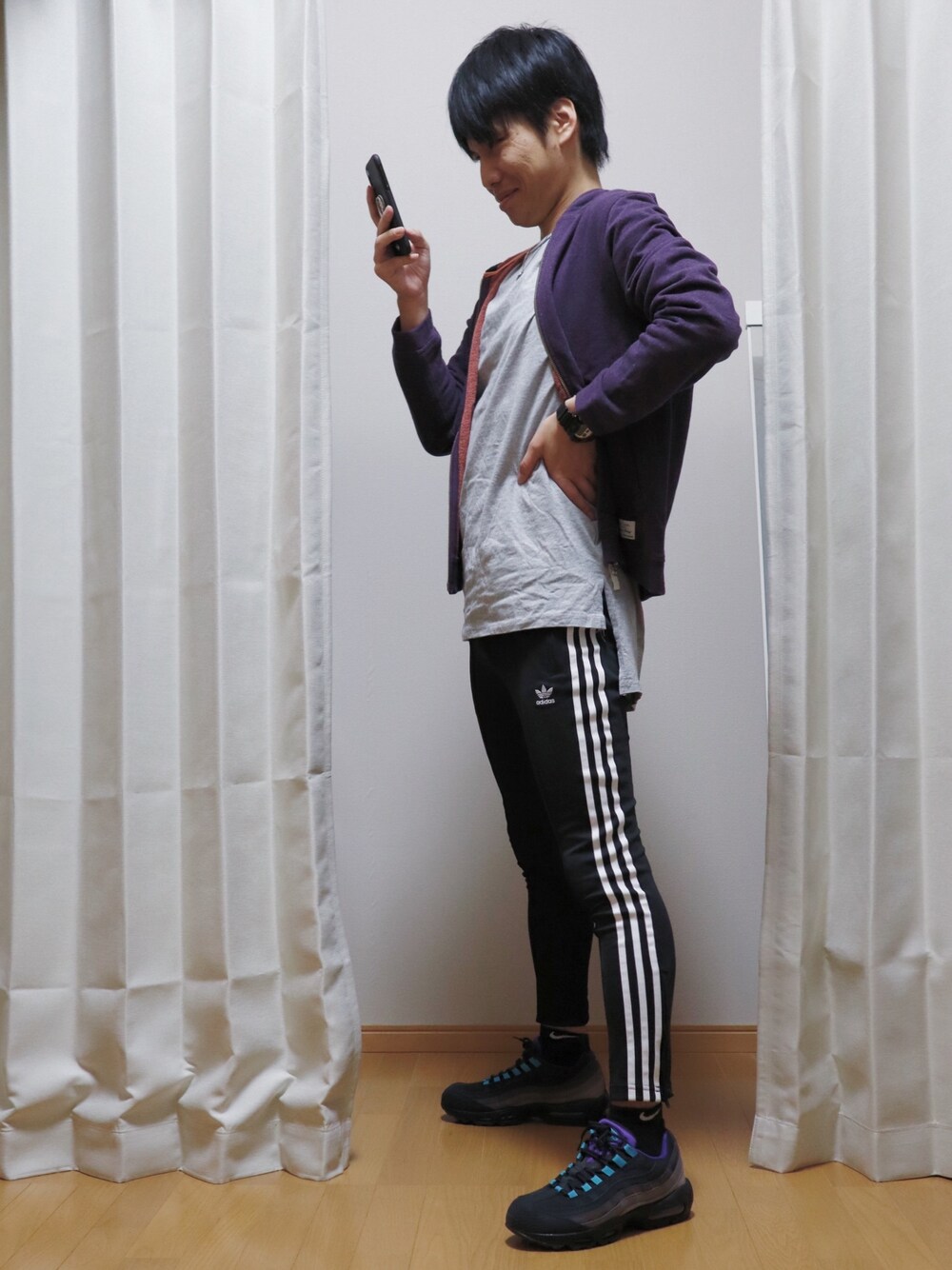 「年末WEAR感謝祭、お洒落さんとつながりたい、ストリートファッション、ラインパンツ、エアマックス95、instagram、Instagramやってます、instagramフォローお願いします」｜「G-SHOCKのアイテム（アナログ腕時計、ブラック系）」を使った、AVANT-GARDE KENTAさん（メンズ・174cm）の冬コーディネートの1枚目の写真