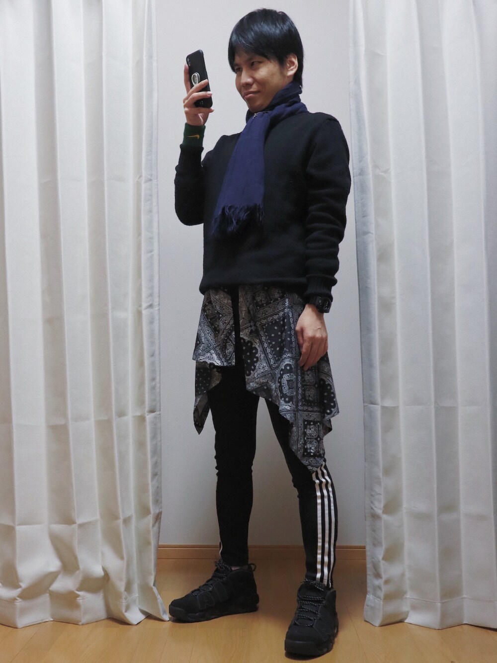 「年末WEAR感謝祭、オールブラック、オールブラックコーデ、ラインパンツ、instagram、Instagramやってます、instagramフォローお願いします」｜「G-SHOCKのアイテム（アナログ腕時計、ブラック系）」を使った、AVANT-GARDE KENTAさん（メンズ・174cm）の冬コーディネートの1枚目の写真