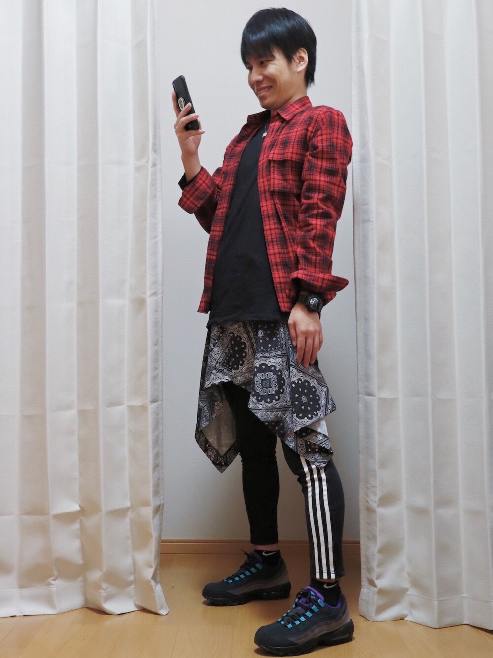「年末WEAR感謝祭、おしゃれさんと繋がりたい、オトナカジュアル、ストリート、ストリートファッション、エアマックス95、Instagramやってます、instagramフォローお願いします」｜「Paul Smithのアイテム（シャツ/ブラウス、レッド系）」を使った、AVANT-GARDE KENTAさん（メンズ・174cm）の冬コーディネートの1枚目の写真