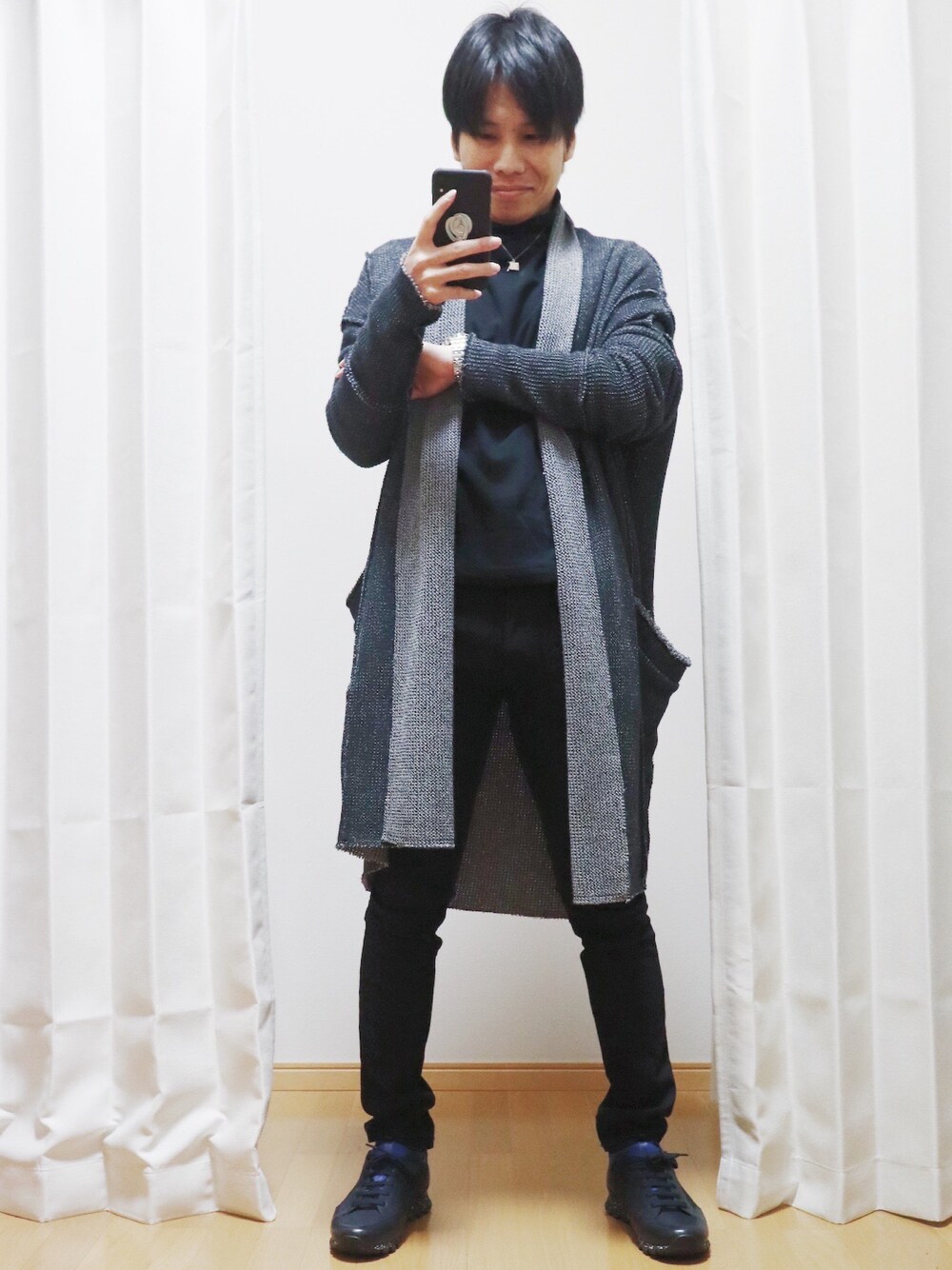 「今日のコーデ、ロングカーディガン、シンプル、instagram、インスタフォローしてね！」｜「GUCCIのアイテム（ネックレス、シルバー系）」を使った、AVANT-GARDE KENTAさん（メンズ・174cm）の冬コーディネートの1枚目の写真