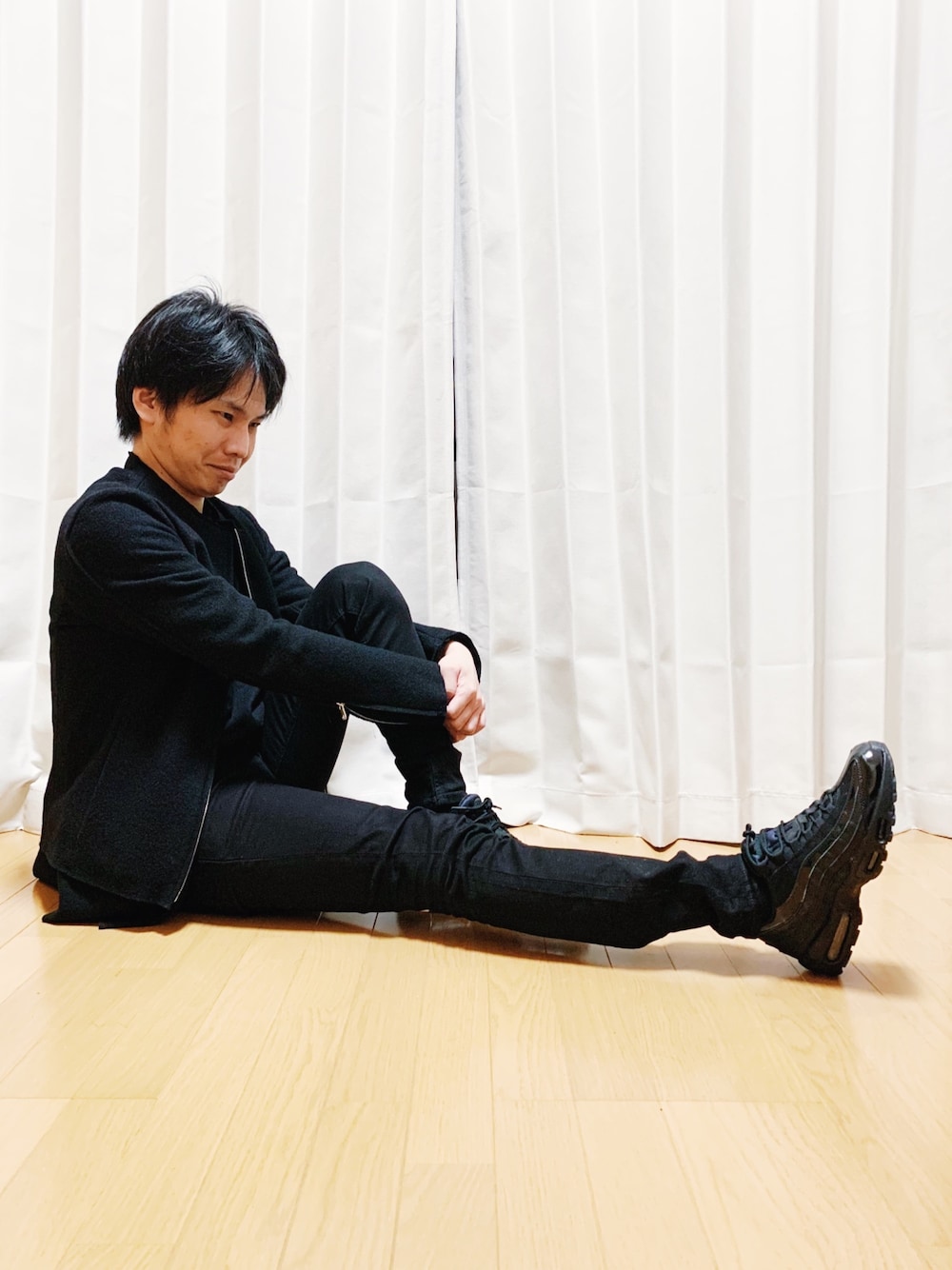 「オールブラック、ブラック、黒、ストリート、ワントーンコーデ、ブルゾン、instagramフォローお願いします、インスタフォローしてね！、エアマックス、エアマックス95」｜「no brandのアイテム（ブルゾン、ブラック系）」を使った、AVANT-GARDE KENTAさん（メンズ・174cm）の春コーディネートの1枚目の写真