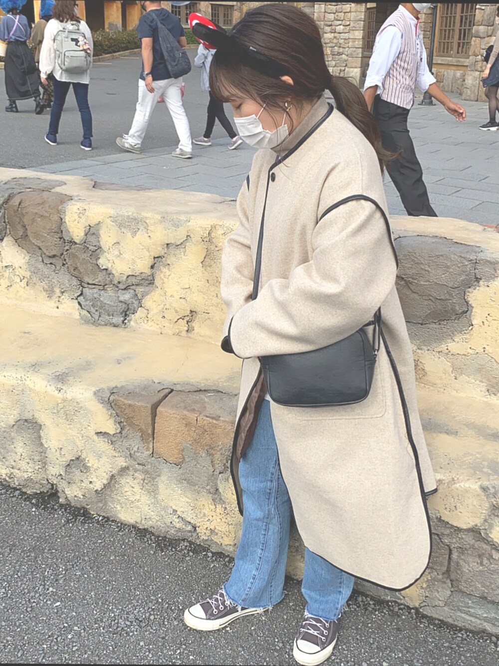 「ロングコート、お洒落さんとつながりたい、ootd」｜「Kastaneのサテンライナー付きパイピングガウンコート / キルティングコート/ノーカラーコート（ノーカラーコート、ホワイト系）」を使った、asuuukaさん（レディース・161cm）の秋コーディネートの1枚目の写真