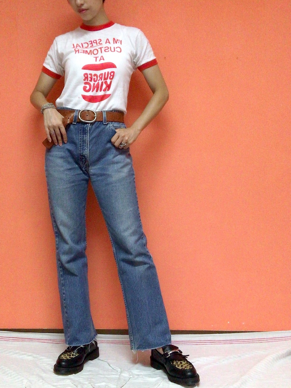 「リンガーTシャツ、リーバイス、Levi's、リーバイス517、70s、80s、ドクターマーチン、ローファー、Dr.Martens、フレアデニム」｜「VINTAGEのアイテム（Tシャツ/カットソー、ホワイト系）」を使った、noriさん（レディース・158cm）の秋コーディネートの1枚目の写真