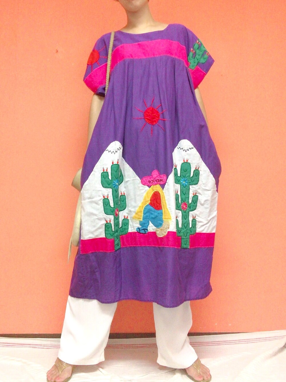 「メキシカンワンピ、メキシカンワンピース、古着コーデ、古着MIX、古着女子、ギョサン、mexico」｜「VINTAGEのアイテム（ワンピース、パープル系）」を使った、noriさん（レディース・158cm）の秋コーディネートの1枚目の写真