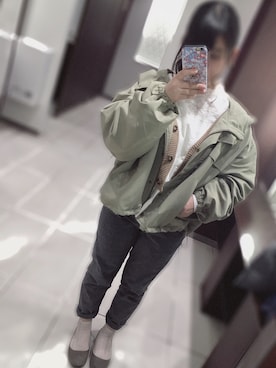 「kutir（クティール）のアイテム（マウンテンパーカー）」を使った、やしさん（レディース・156cm）の春コーディネート
