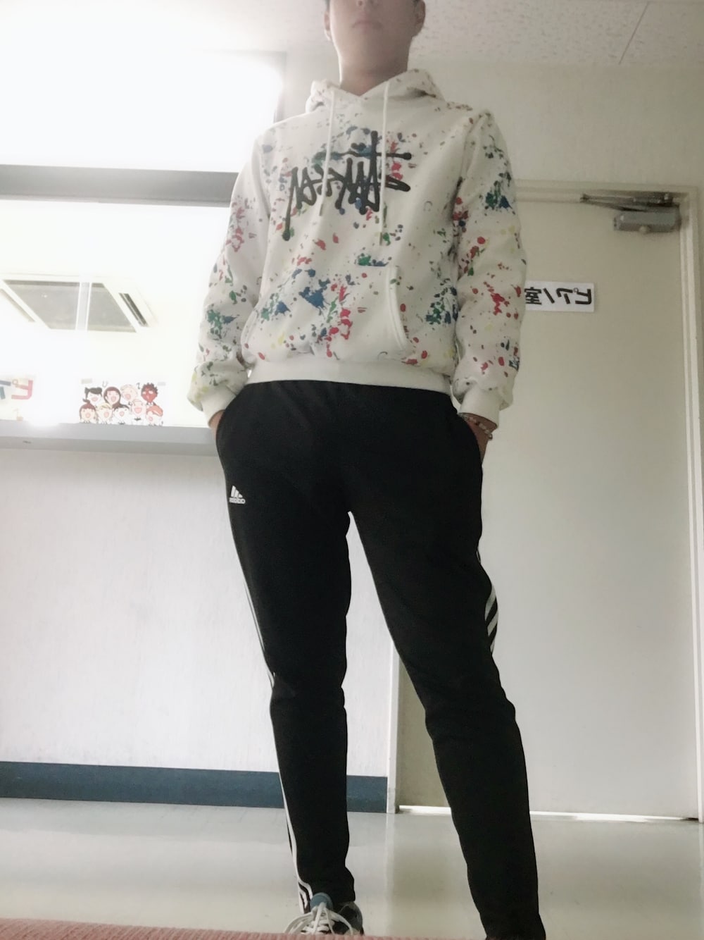 「stussy、アディダス(adidas)」｜「adidasのM ID ストライカーパンツ（その他パンツ、ブラック系）」を使った、ちぇるさん（メンズ・176cm）の秋コーディネートの1枚目の写真
