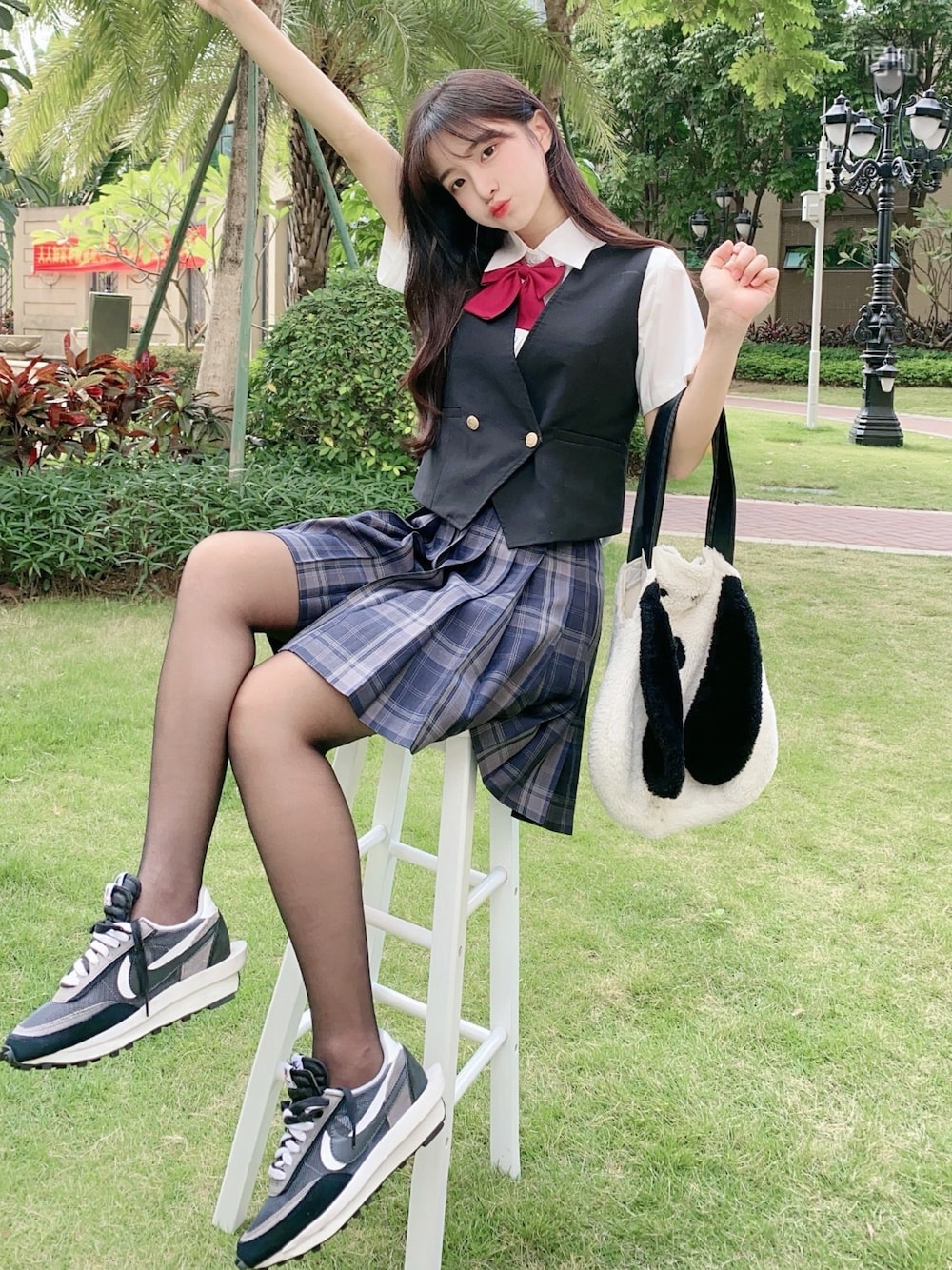 「街头搭配、休闲」｜「NIKEのアイテム（スニーカー、グレー系）」を使った、mooddiaryさん（レディース・165cm）の冬コーディネートの1枚目の写真