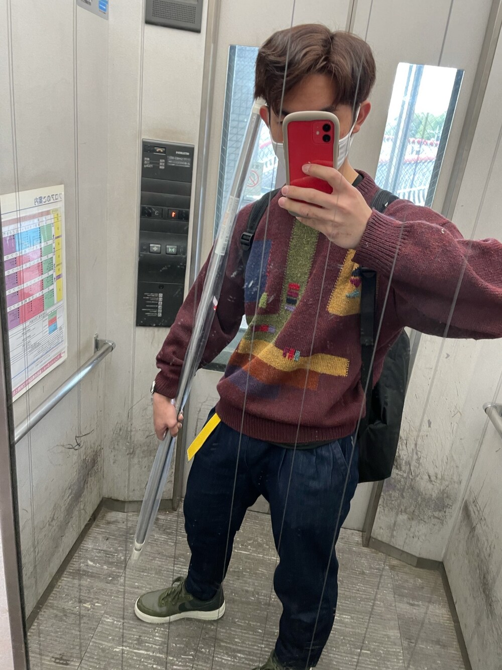「春コーデ、シンプル、ゆるコーデ、ファッションの力を信じよう、淡色コーデ、おしゃれさんと繋がりたい、今日のコーデ、デニムパンツ」｜「Right-onのアイテム（デニムパンツ、ブルー系）」を使った、ukaさん（メンズ・175cm）の春コーディネートの1枚目の写真