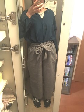 「one after another NICE CLAUP（ワンアフターアナザーナイスクラップ）のアイテム（パンツ、グレー系）」を使った、hさん（レディース・162cm）の秋コーディネート
