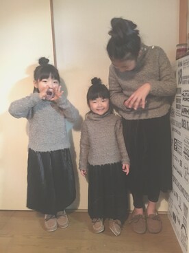 「ベロアスカート」｜・×・4姉妹さん（キッズ・100cm）の冬コーディネート
