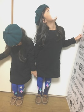 「アイテム（タイツ/ストッキング、ブルー系）」を使った、・×・4姉妹さん（キッズ・132cm）の秋コーディネート