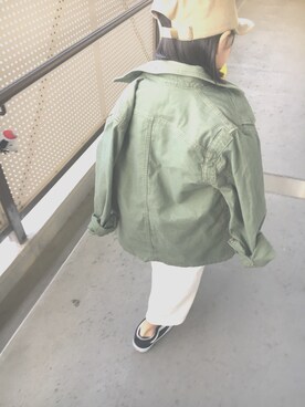 「うしろ姿」｜「アイテム（帽子）」を使った、・×・4姉妹さん（キッズ・120cm）の秋コーディネート