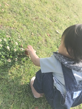 「apres les cours（アプレレクール）のアイテム（オールインワン・サロペット）」を使った、・×・4姉妹さん（キッズ・70cm）の春コーディネート