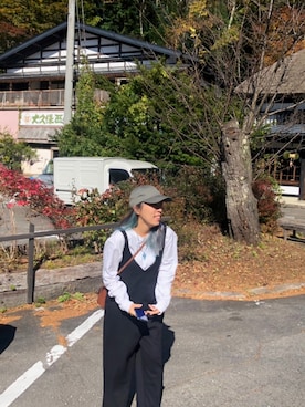 「SEVENDAYS=SUNDAY（セブンデイズサンデイ）のアイテム（オールインワン・サロペット）」を使った、志緒莉＄さん（レディース・154cm）の秋コーディネート