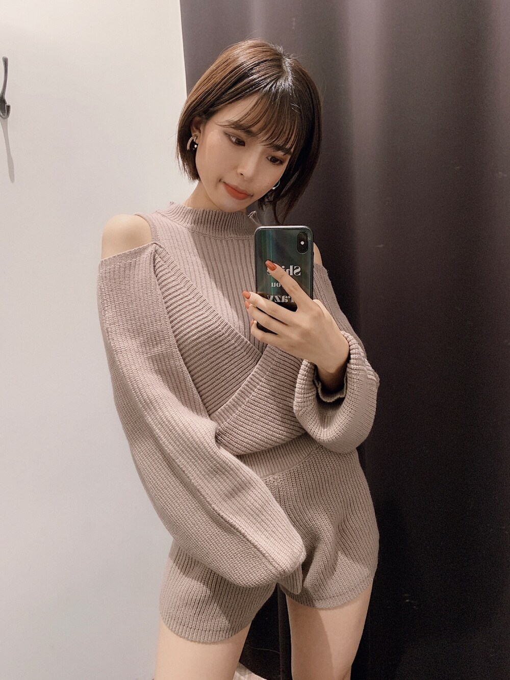 「ENVYM、冬コーデ、ゆるコーデ、カジュアルコーデ、シンプルコーデ、オールインワン、コンビネゾン、デートコーデ、大人女子、低身長コーデ」｜「ENVYMのカシュクールニットオールインワン（つなぎ/オールインワン、ブラウン系）」を使った、ENVYM_NARUMIさん（レディース・157cm）の冬コーディネートの1枚目の写真
