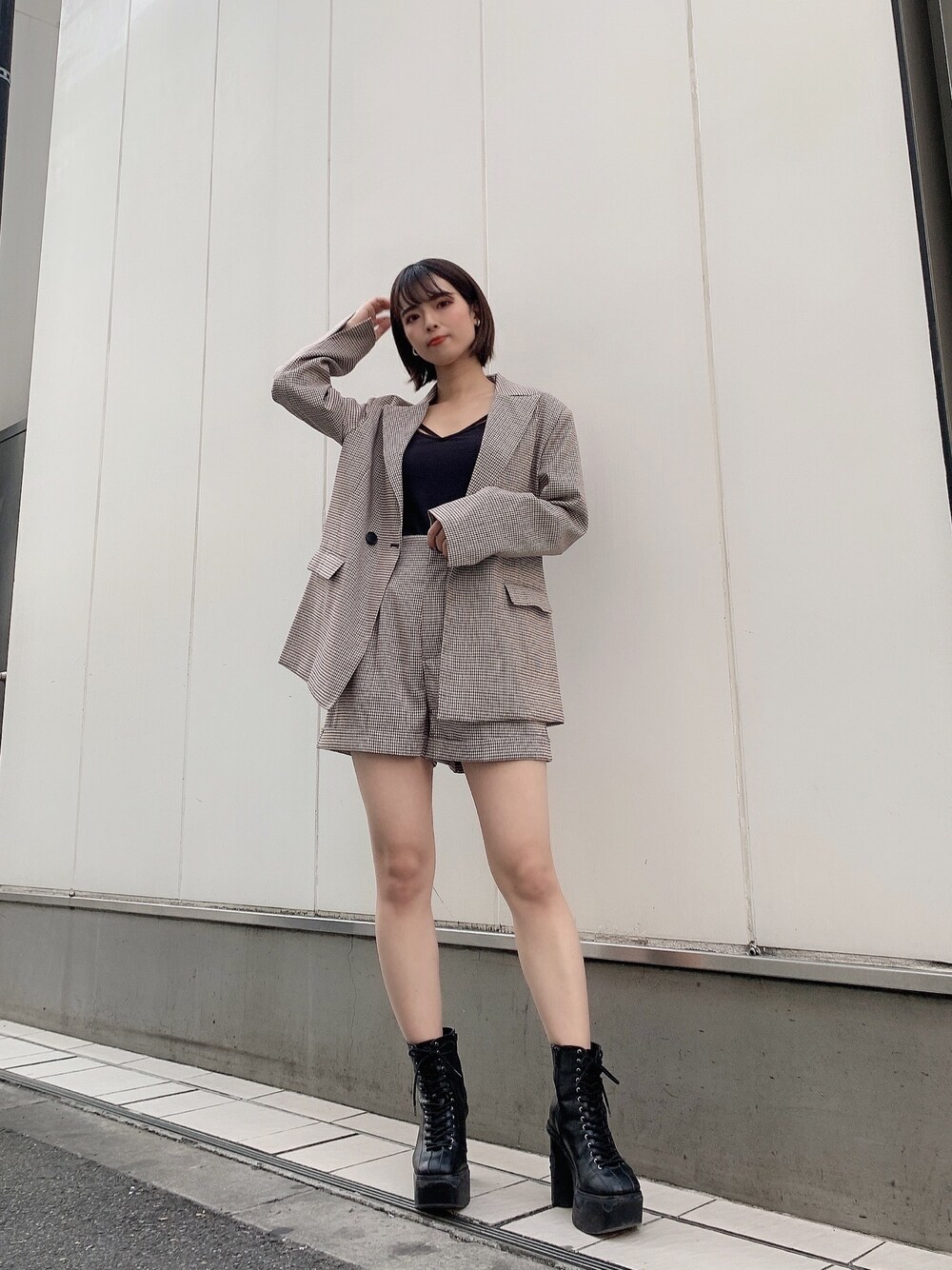 「ENVYM、envym_staff、カジュアルコーデ、大人カジュアル、オトナ女子、セットアップ、チェックジャケット、チェック柄、ジャケット、春コーデ」｜「ENVYMのチェックＪＫ（テーラードジャケット、ベージュ系）」を使った、ENVYM_NARUMIさん（レディース・157cm）の冬コーディネートの1枚目の写真