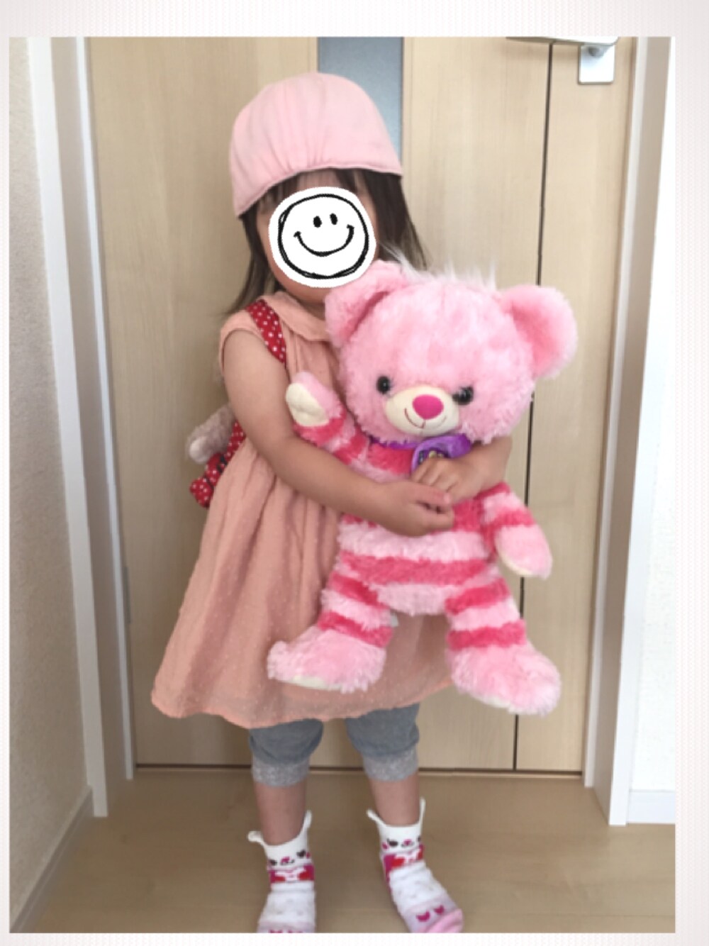 「GAP、おんなのこコーデ、ピンクコーデ、2歳11ヶ月、disny、キッズコーデ」｜「babyGAPのアイテム（キャップ、ピンク系）」を使った、ちゃまんさん（キッズ・100cm）の夏コーディネートの1枚目の写真