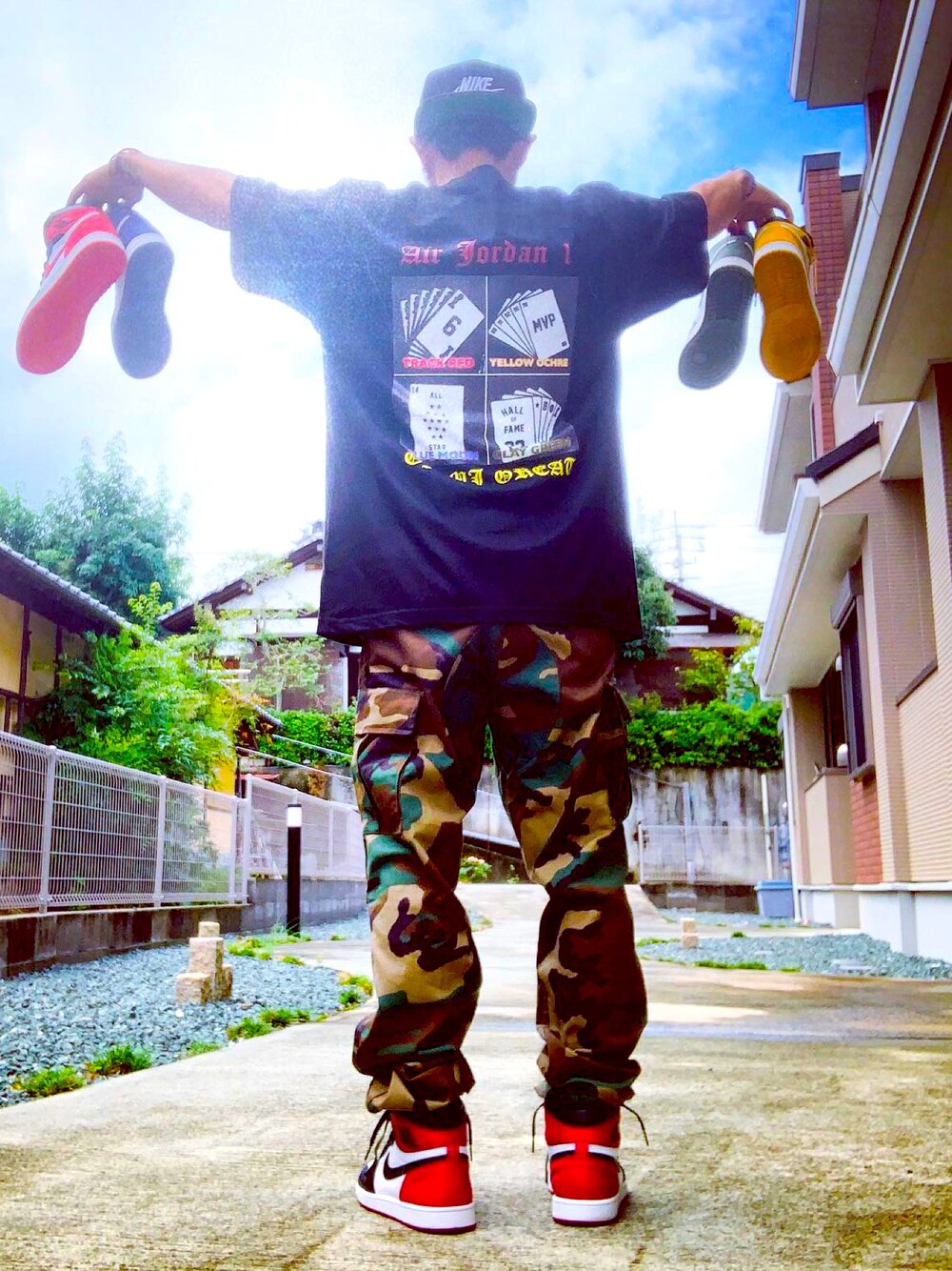 「NIKE、スニーカー、ROTHCO、aj1」｜「Original.のアイテム（Tシャツ/カットソー、ブラック系）」を使った、帰ってきたSHIGE_KICKS👟さん（メンズ・168cm）の秋コーディネートの1枚目の写真