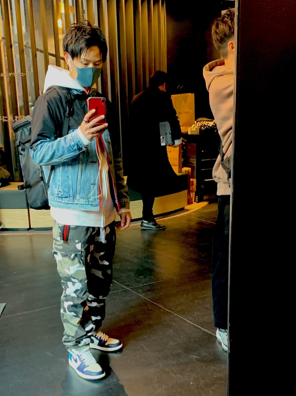 「NIKE、ROTHCO、AIR JORDAN、リーバイス」｜「STUSSYのBasic Stussy Zip Hood（パーカー、ホワイト系）」を使った、帰ってきたSHIGE_KICKS👟さん（メンズ・168cm）の冬コーディネートの1枚目の写真