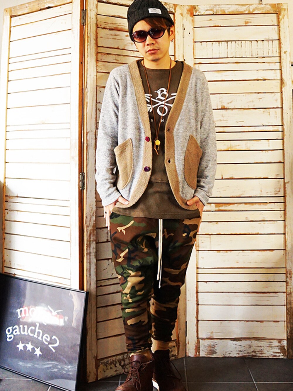 「迷彩、バーンアウト、Burnout、笛、quolt 、CHORD NUMBER EIGHT、クロスドアロー」｜「CHORD NUMBER EIGHTのCHORD NUMBER EIGHT(コードナンバーエイト) SARROUEL CAMO PANTS（その他パンツ、グリーン系）」を使った、MOREGAUCHE2KAZUYAさん（メンズ・169cm）の冬コーディネートの1枚目の写真