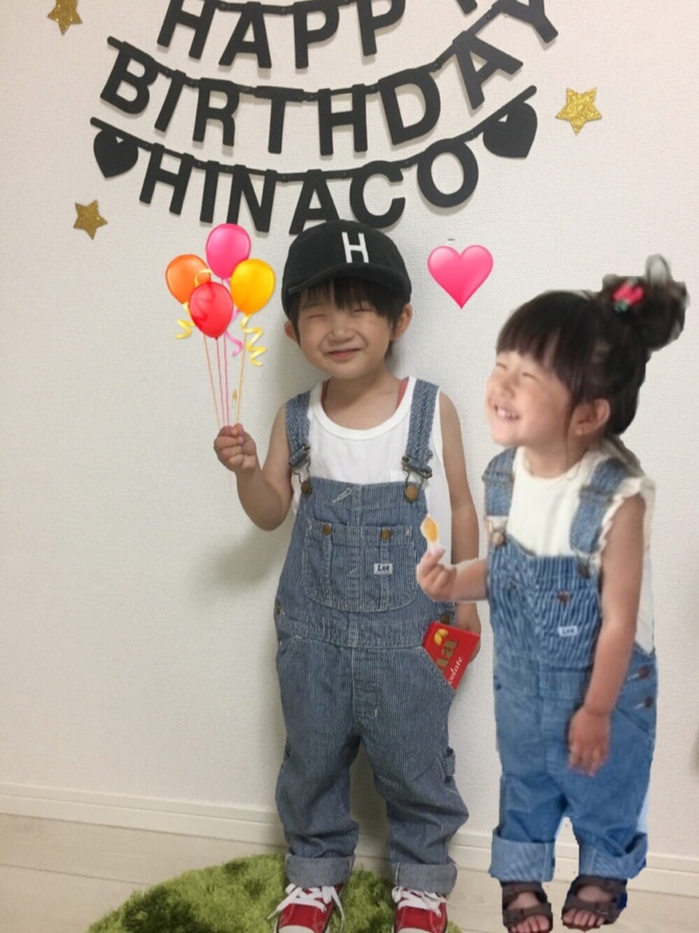 「あのｺのお誕生日、ひなこちゃんお誕生日おめでとう、リンクコーデ、サロペット、サロペ、キャップ、ひなじん、LEE、タンクトップ、赤コン」｜「おおもとひなこ🐥のアイテム（ラッピングキット、ブルー系）」を使った、JINさん（キッズ・90cm）の夏コーディネートの1枚目の写真