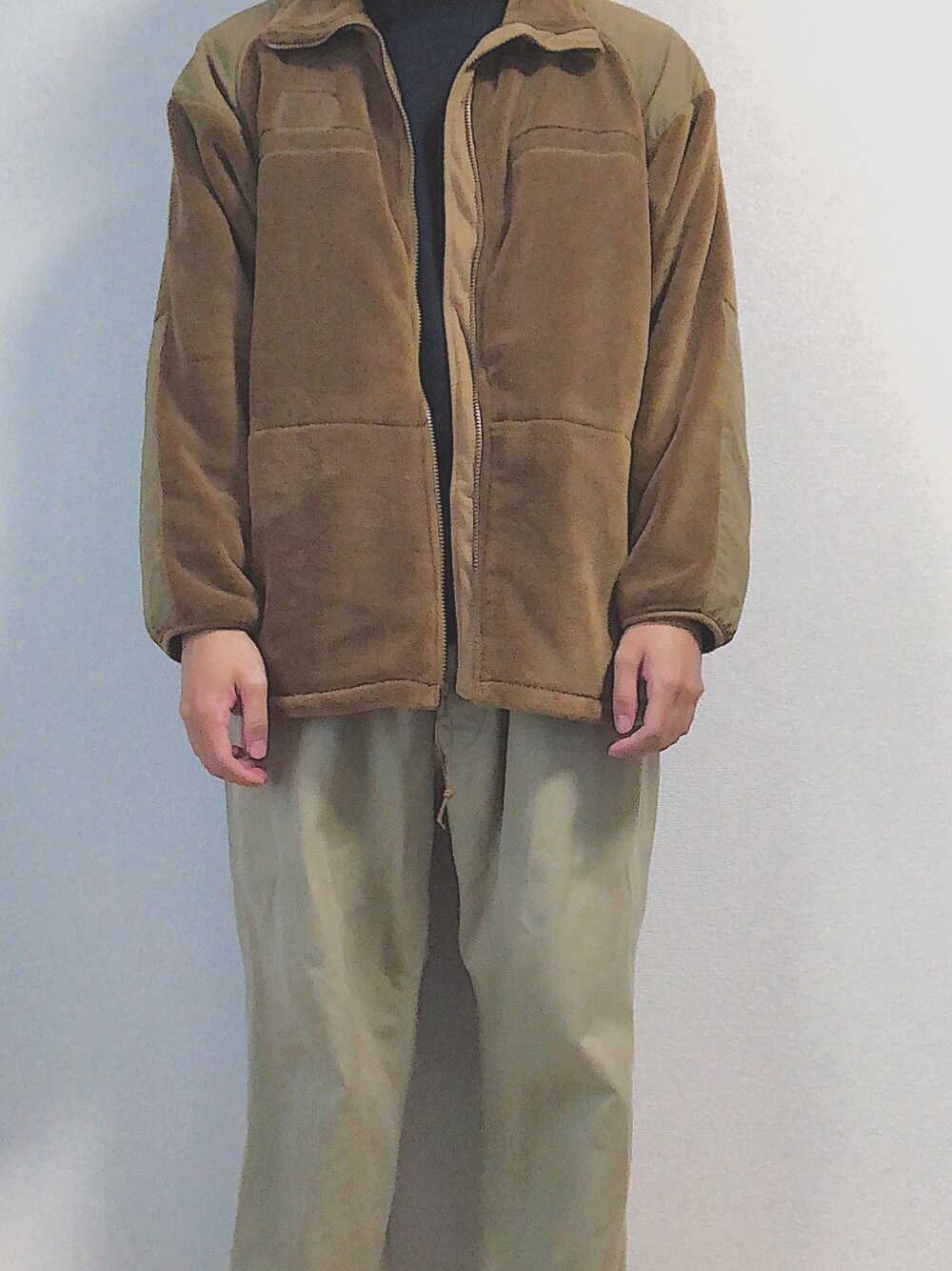 「ミリタリー、古着」｜「アメリカ軍のアイテム（その他アウター、ブラウン系）」を使った、yummyさん（メンズ・170cm）の冬コーディネートの1枚目の写真