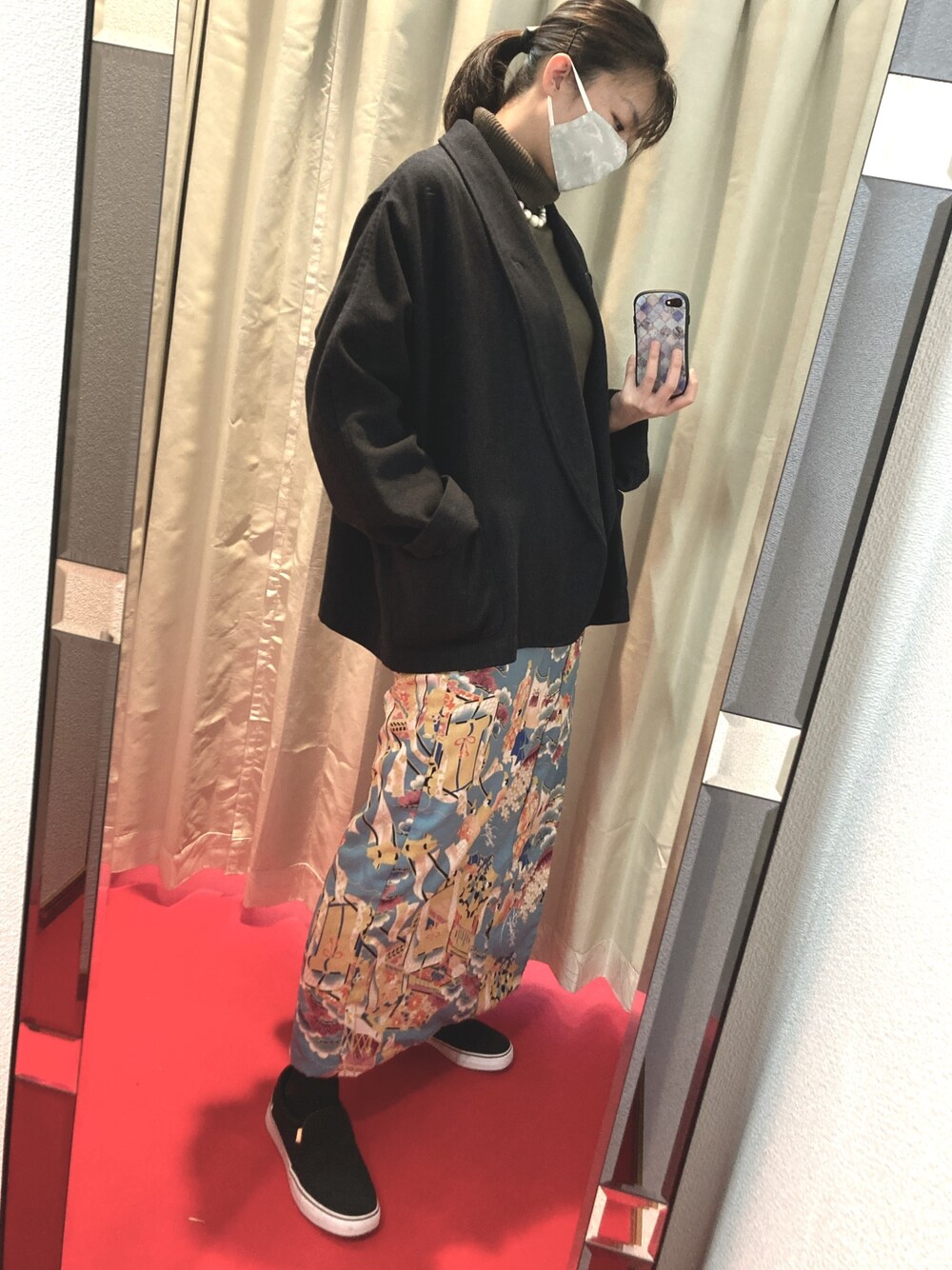 「着物、和柄、私の推しブランド、仕立屋甚五郎、和柄スカート、柄スカート、タートルネック、スリッポン、フリース、フリーススカート」｜「Y'sのアイテム（ジャケット/アウター、ブラック系）」を使った、sutoさん（レディース・169cm）の冬コーディネートの1枚目の写真