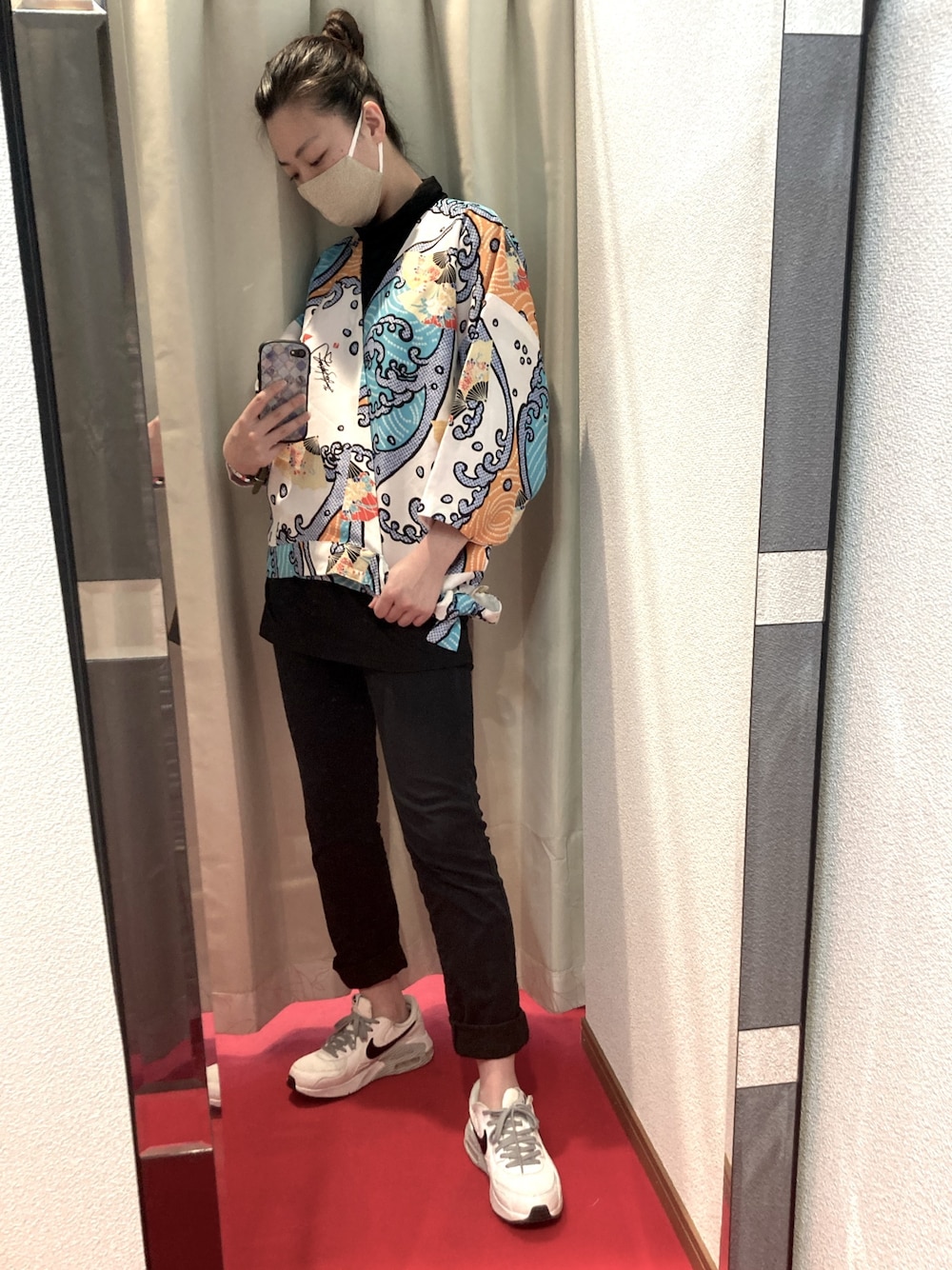 「仕立屋甚五郎、和柄、柄トップス、法被、ジャケット、黒スキニー、白スニーカー、エアマックス、着物、着回しコーデ」｜「仕立屋甚五郎のアイテム（着物、その他）」を使った、sutoさん（レディース・169cm）の春コーディネートの1枚目の写真