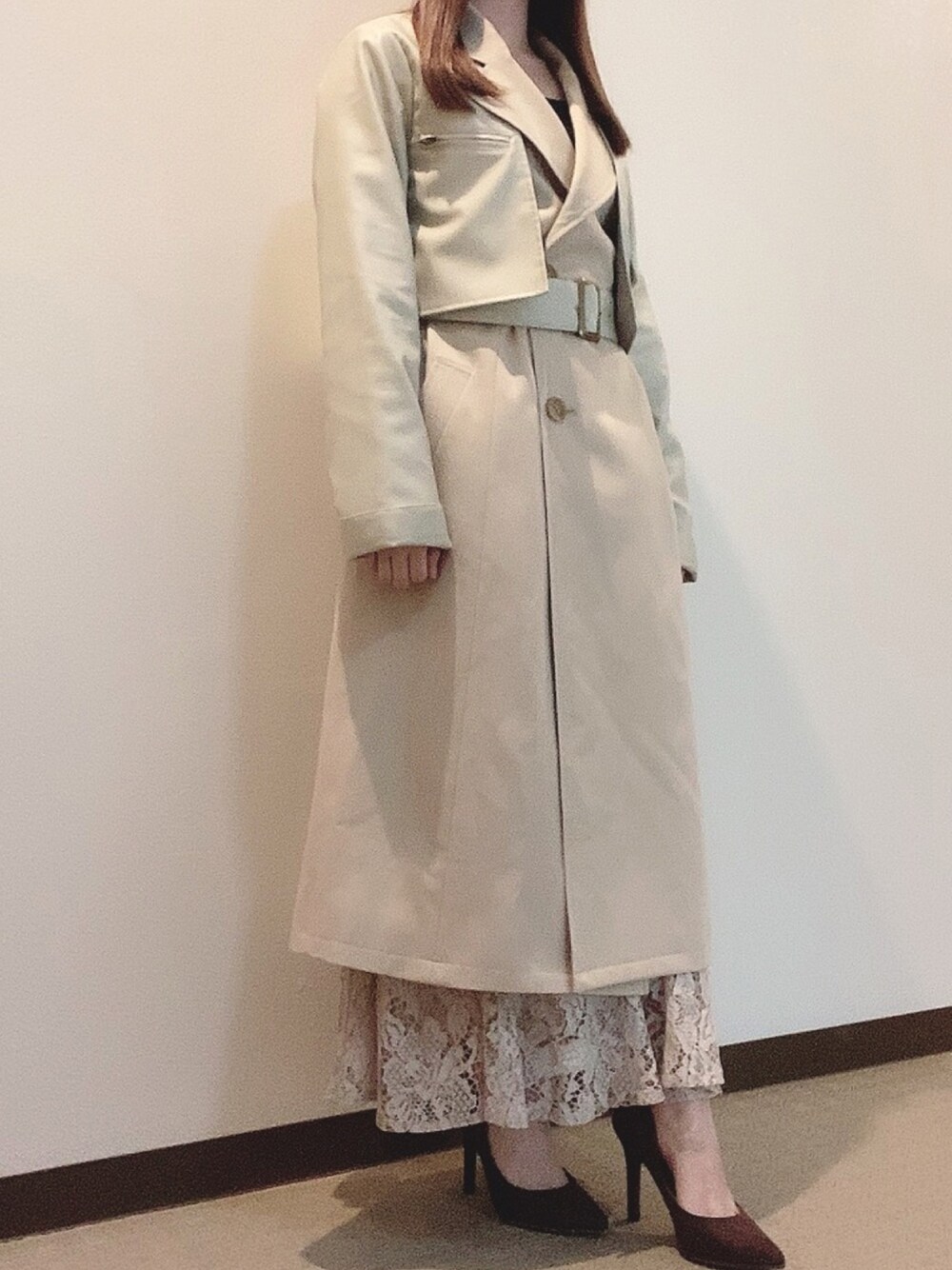 「レーススカート、トレンチコート、シンプル、春アウター、低身長、ベージュ、ヒール、ヒールパンプス」｜「RESEXXYのライダースレイヤードトレンチ（トレンチコート、ベージュ系）」を使った、りんさん（レディース・146cm）の春コーディネートの1枚目の写真