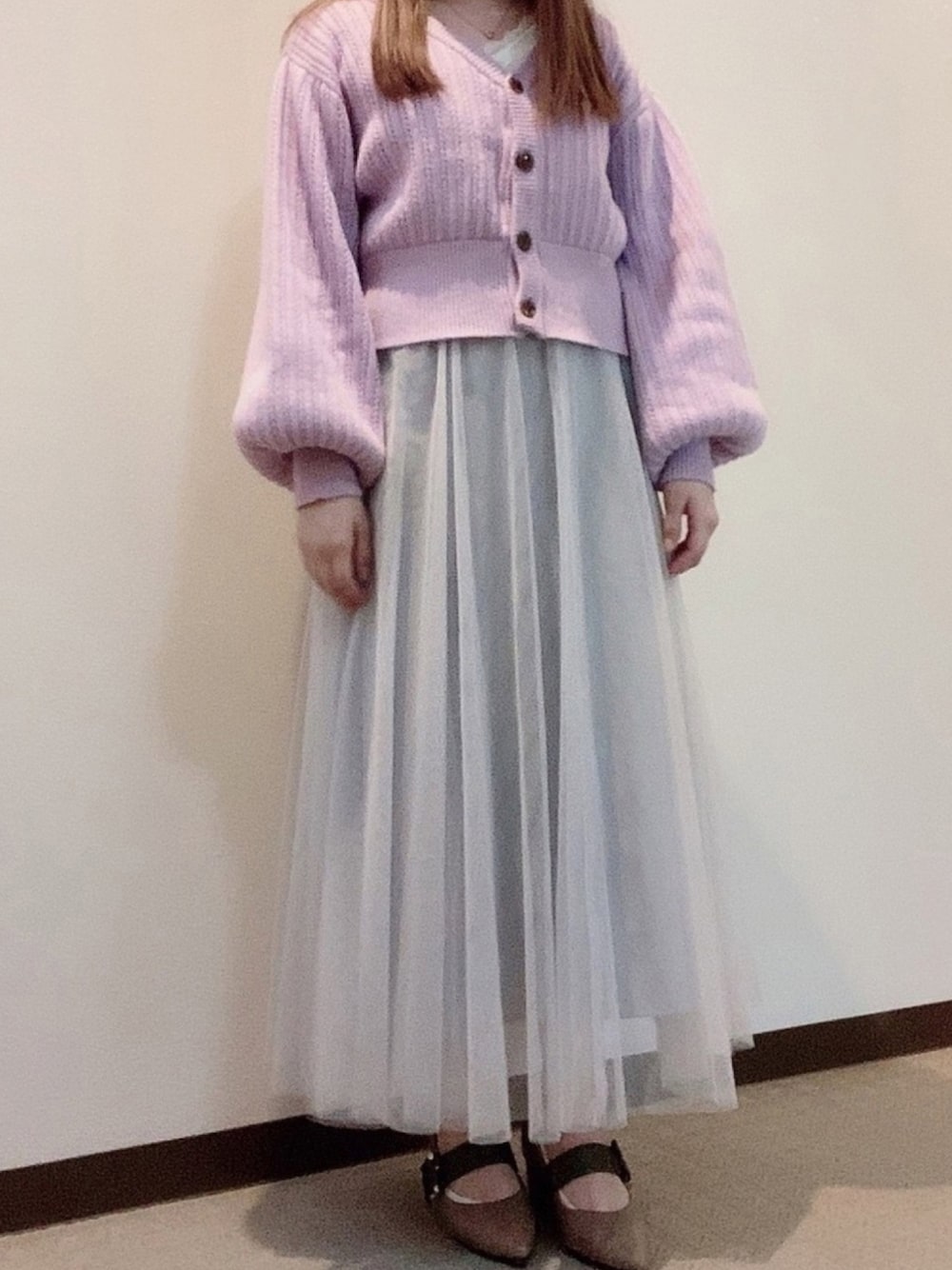 「シンプルコーデ、今日のコーデ、カーディガン、パープル、チュールスカート、グレー、パンプス、春カラースタイル、春服」｜「archivesのアイテム（カーディガン/ボレロ、パープル系）」を使った、りんさん（レディース・146cm）の春コーディネートの1枚目の写真